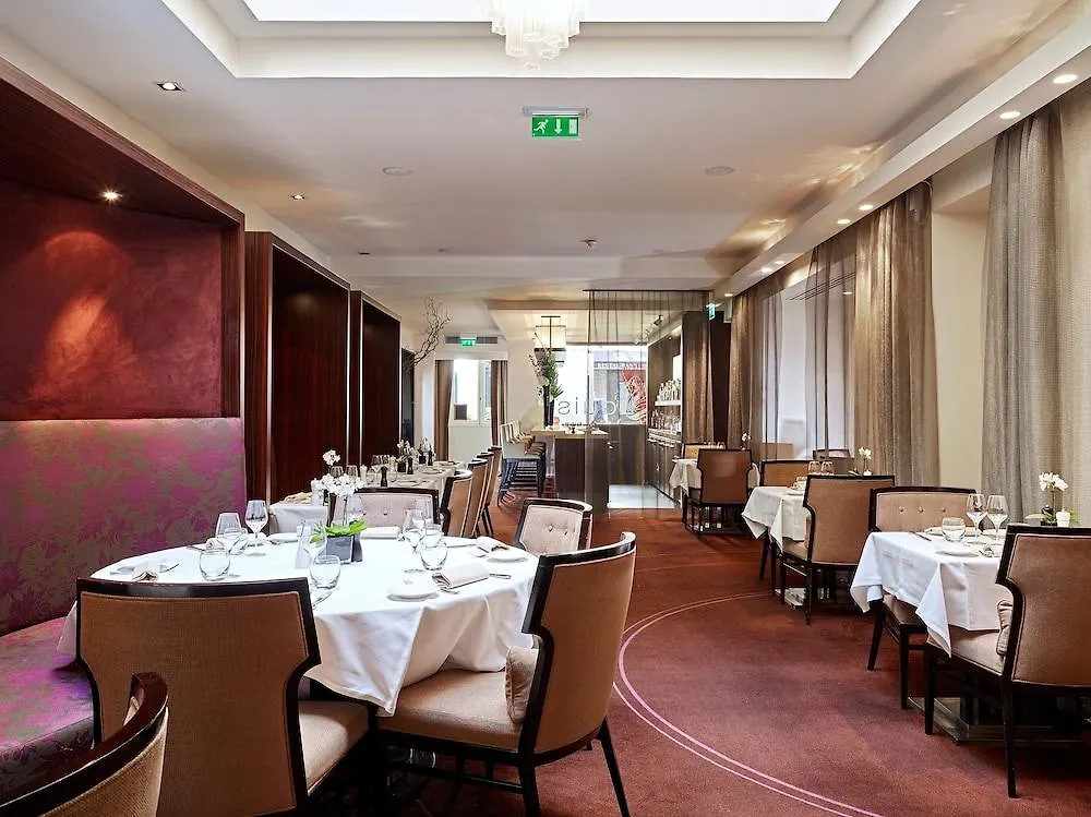 La Tremoille Paris Hotel