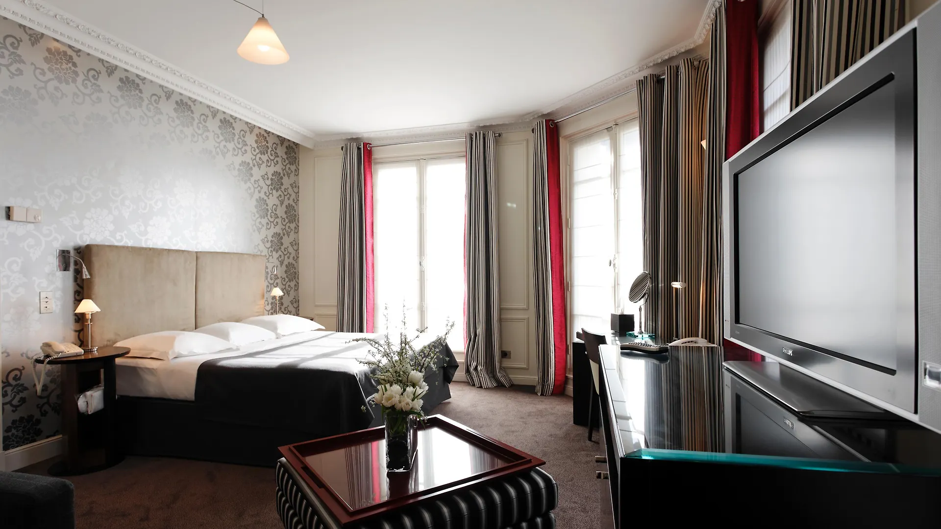 La Tremoille Paris Hotel 3*,