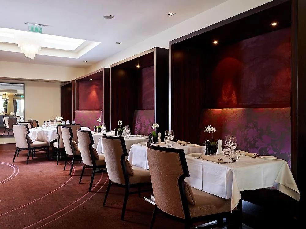 La Tremoille Paris Hotel