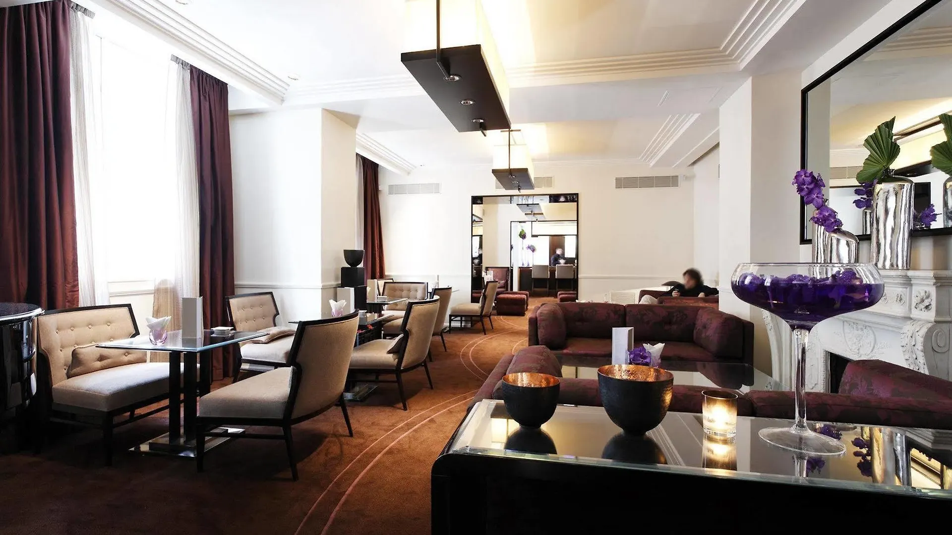 La Tremoille Paris Hotel