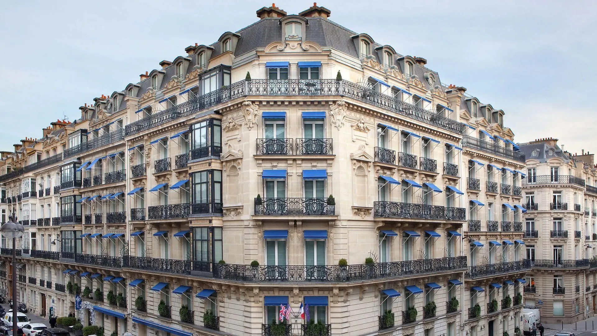 La Tremoille Paris Hotel